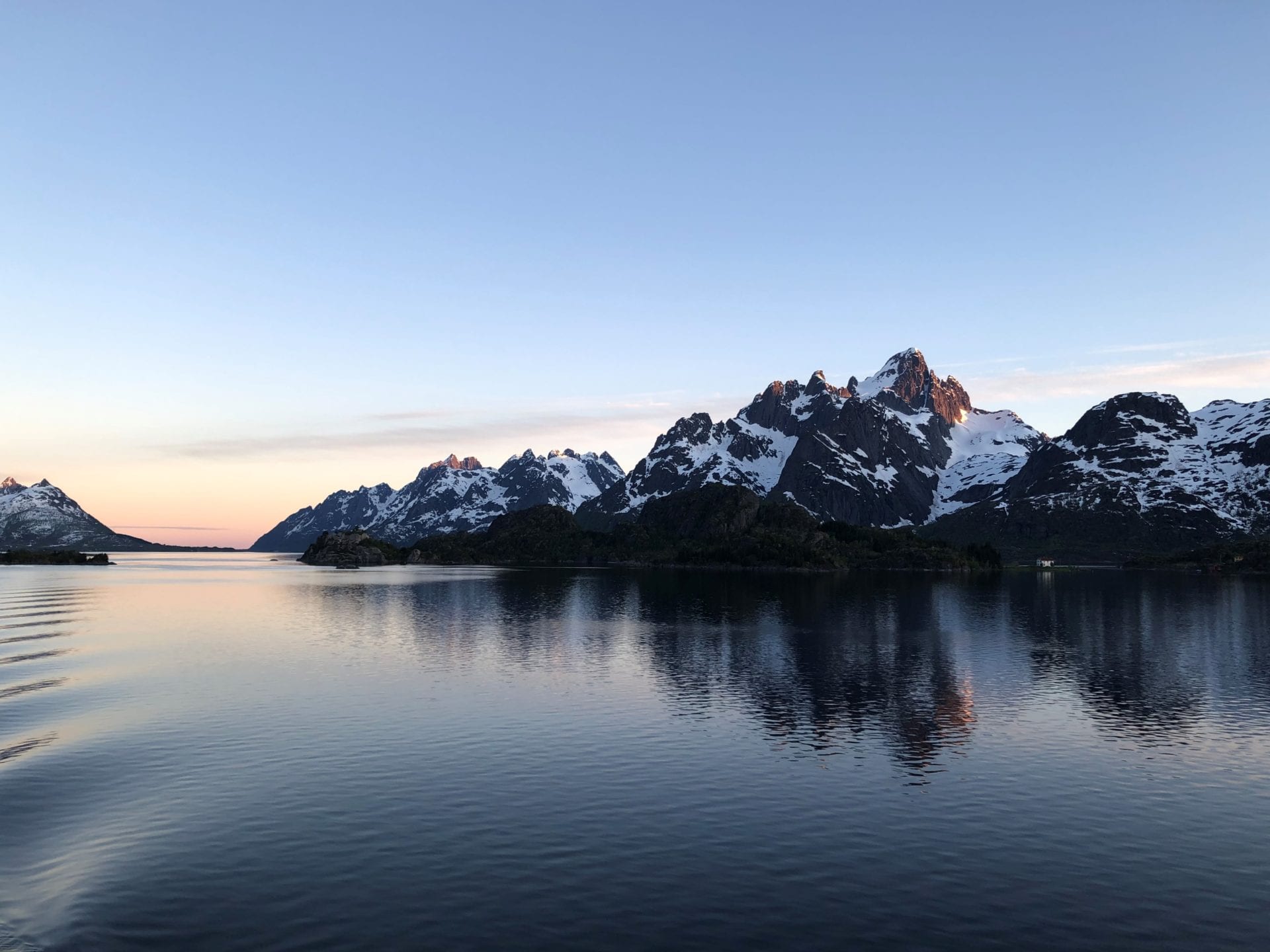 Midnight sun trip through amazing scenery