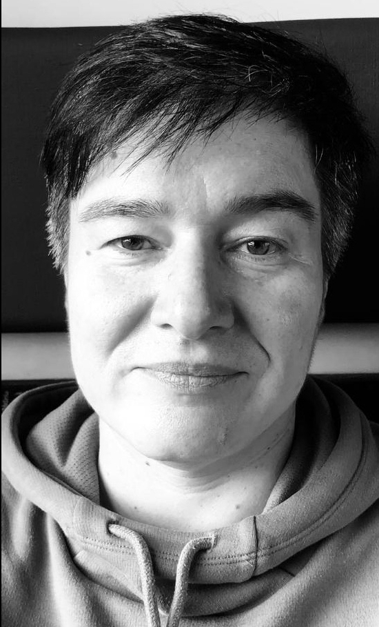 Teri Szűcs